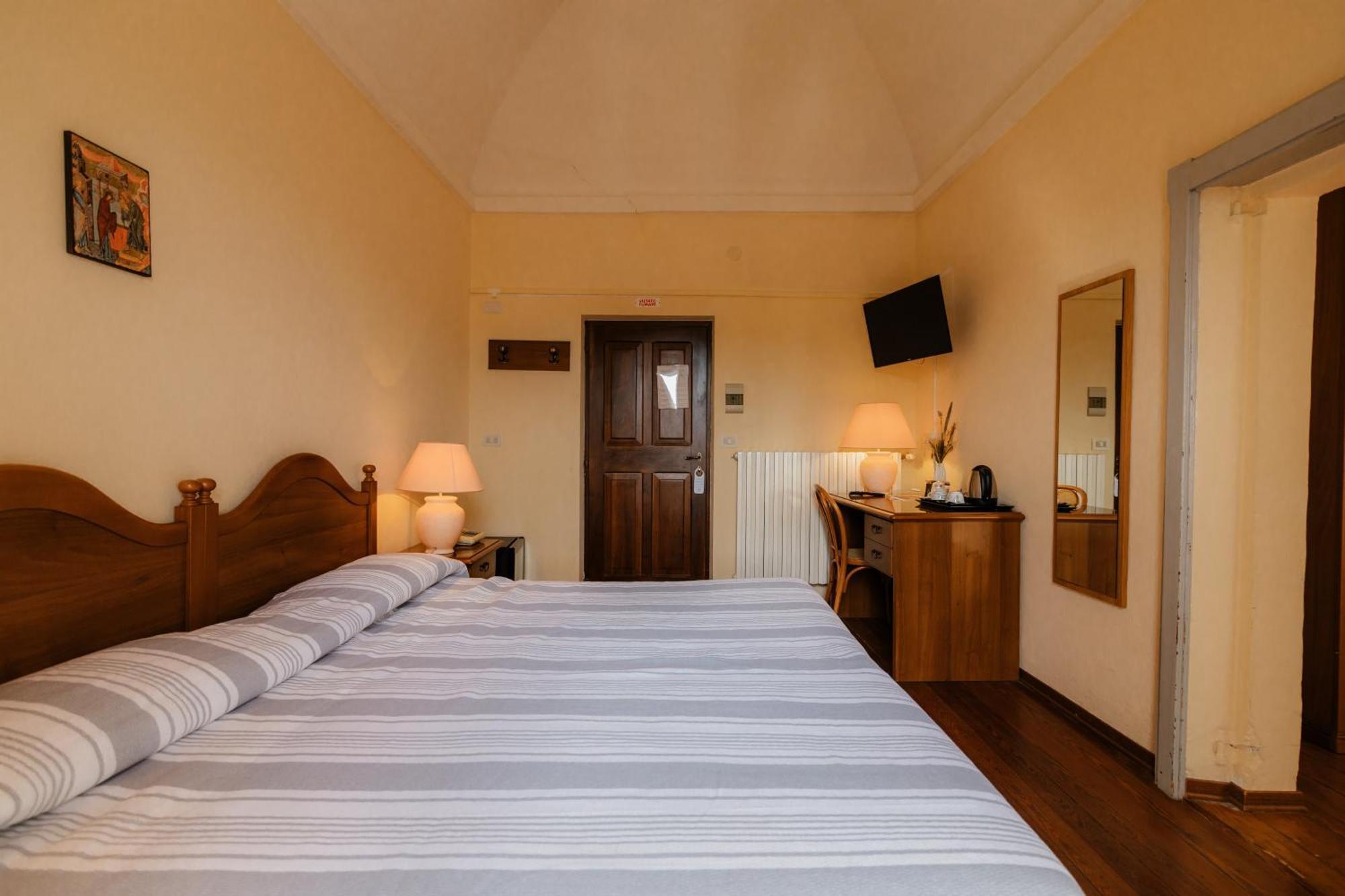 Hotel Casa Regina Montis Regalis Vicoforte Exteriér fotografie